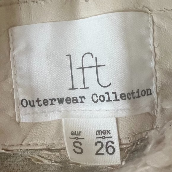 Winter jacket - Picture 2 of 2